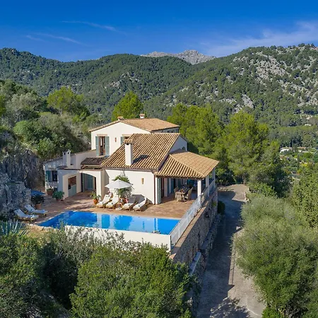 Elegant Witj Heated Pool, Villa Pollença