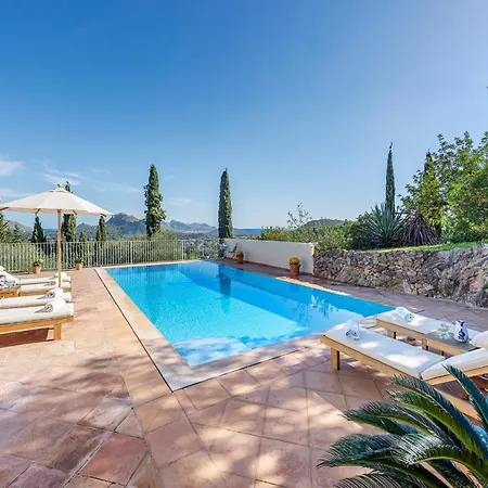 Elegant Witj Heated Pool, Villa