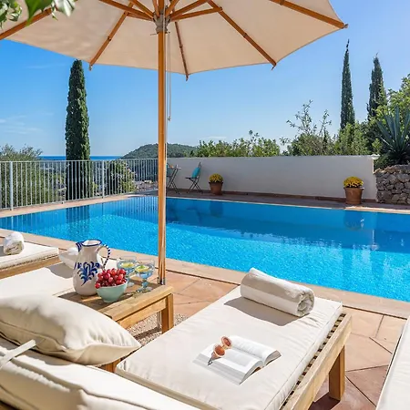 Elegant Witj Heated Pool, Villa Pollença