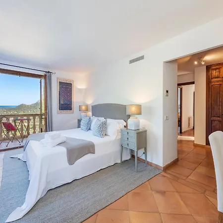 Elegant Witj Heated Pool, Villa