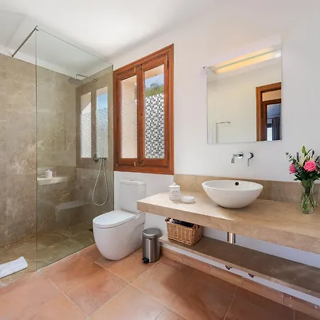 Villa Elegant Witj Heated Pool, Pollença