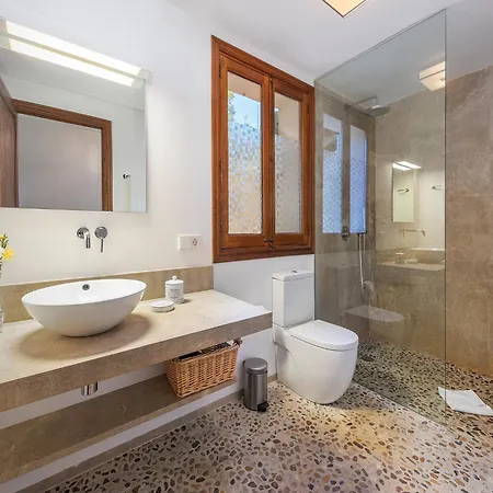 Villa Elegant Witj Heated Pool, Pollença